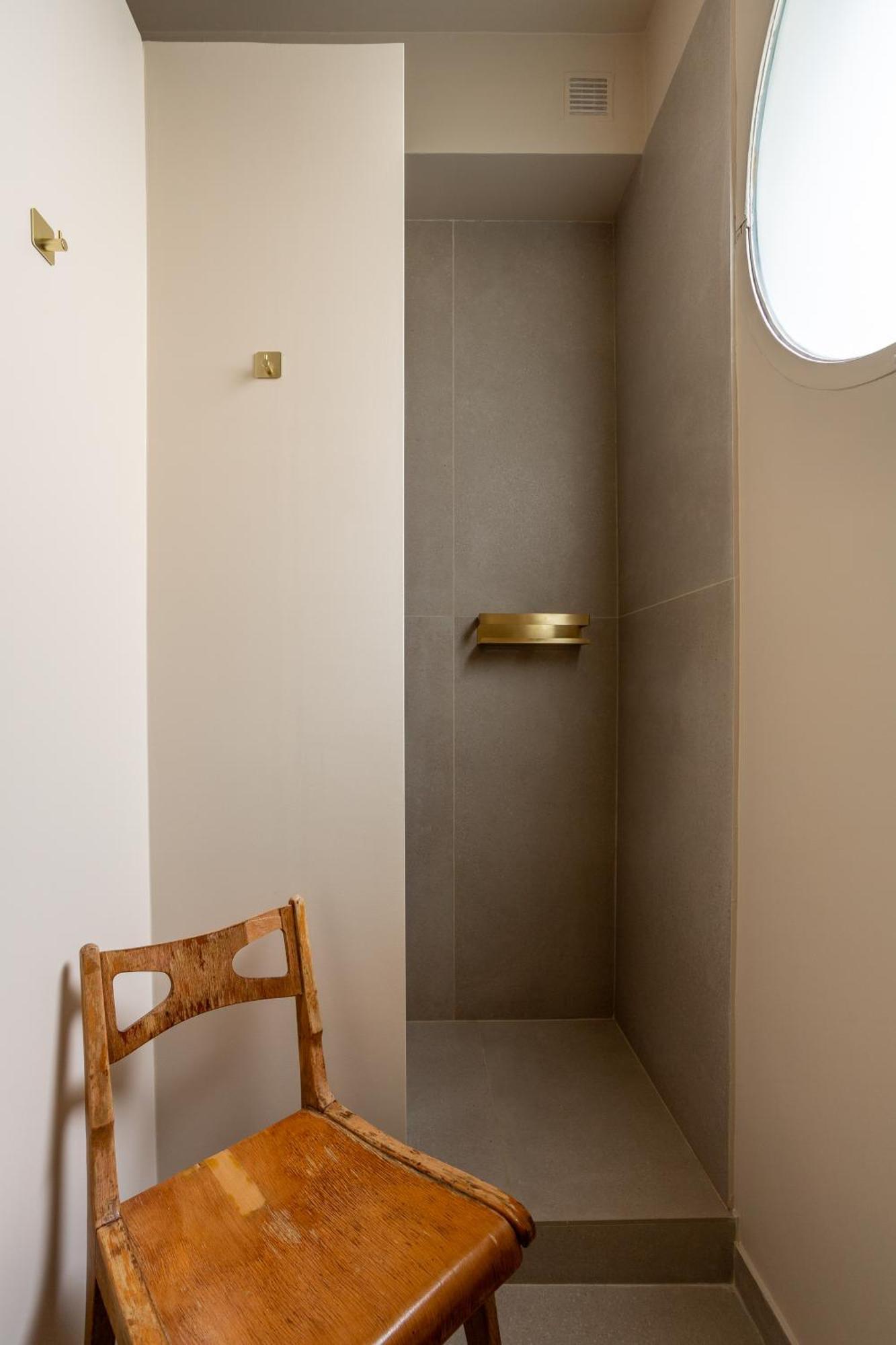 The Charming Saint Honore Appartement